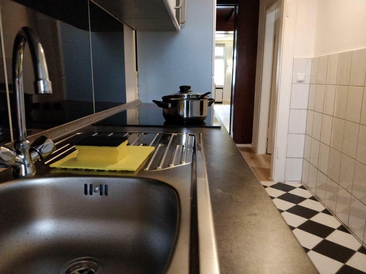 Avi Burgplatz Apartment Dusseldorf