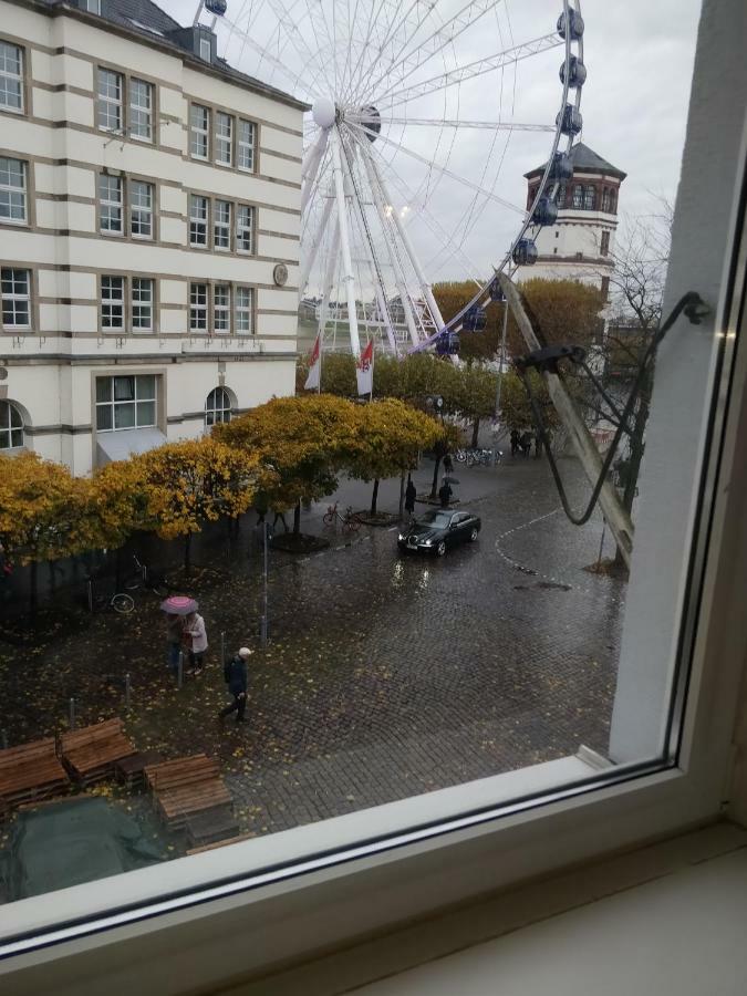 Avi Burgplatz *